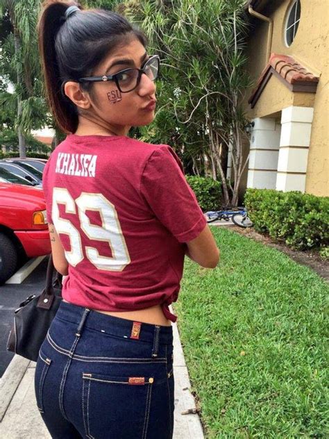 mia khalifa showing boobs|MIA khalifa tits Search